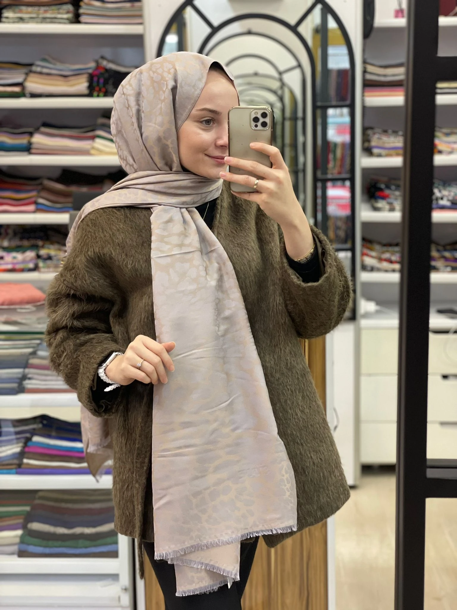 Kumsal Beji Siyane Scarf Jakar Leopar Desen Şal